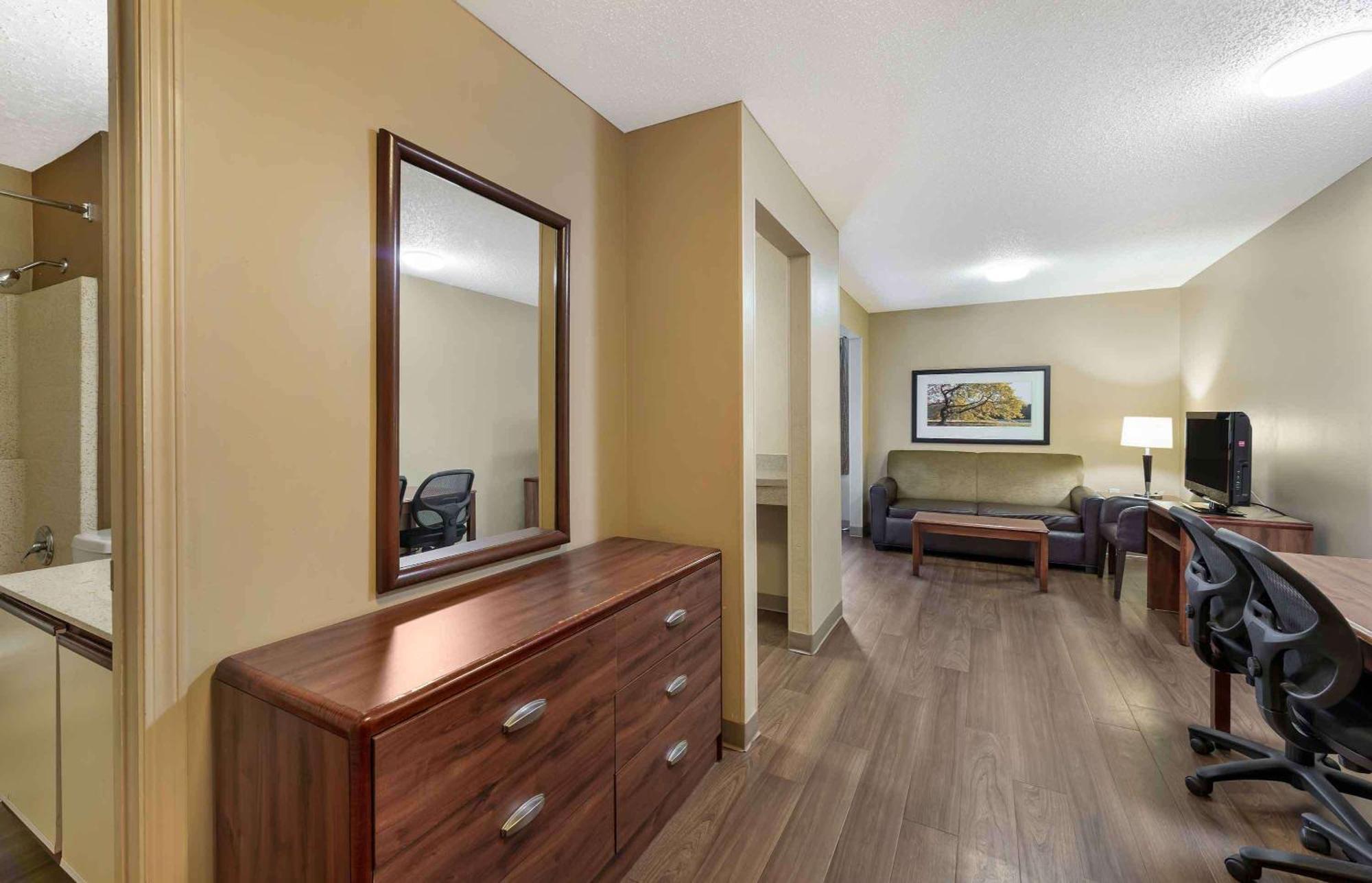 Extended Stay America Suites - Cleveland - Great Northern Mall North Olmsted Exterior photo