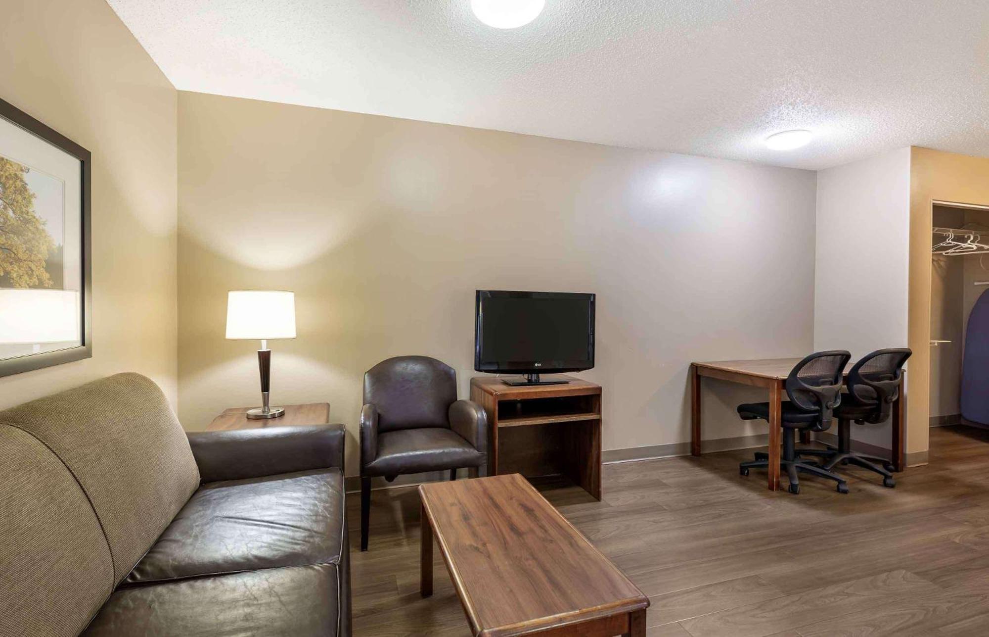 Extended Stay America Suites - Cleveland - Great Northern Mall North Olmsted Exterior photo